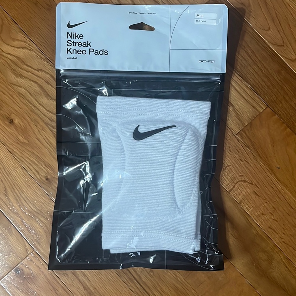 Nike Streak Volleyball Knee Pads M/L New In Package